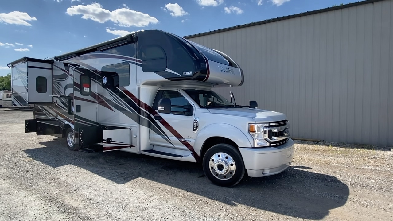 Thor Omni motorhome